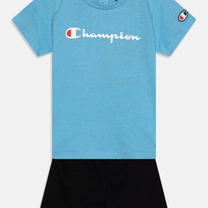 Camiseta de bebê campeão e shorts e shorts turquesa